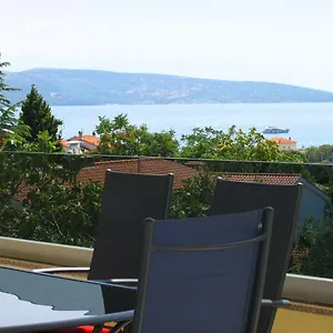 https://apartmani-krajinovic.primorje-gorskikotar.com